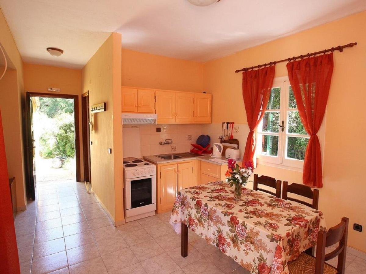 Andrikos Apartment *