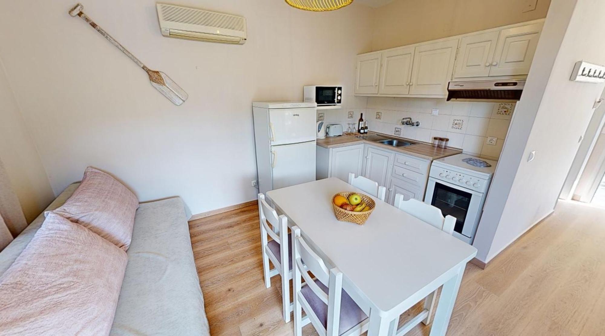 Andrikos Apartment *
